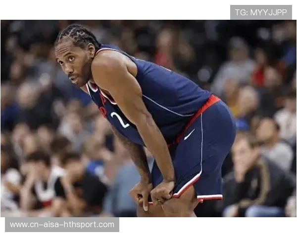 伦纳德中路爆扣得手，快船将胜利带回城中